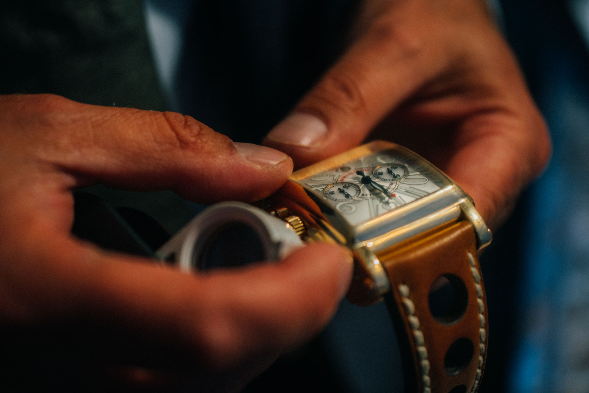 Patrick van karsen taxeert een exclusief horloge